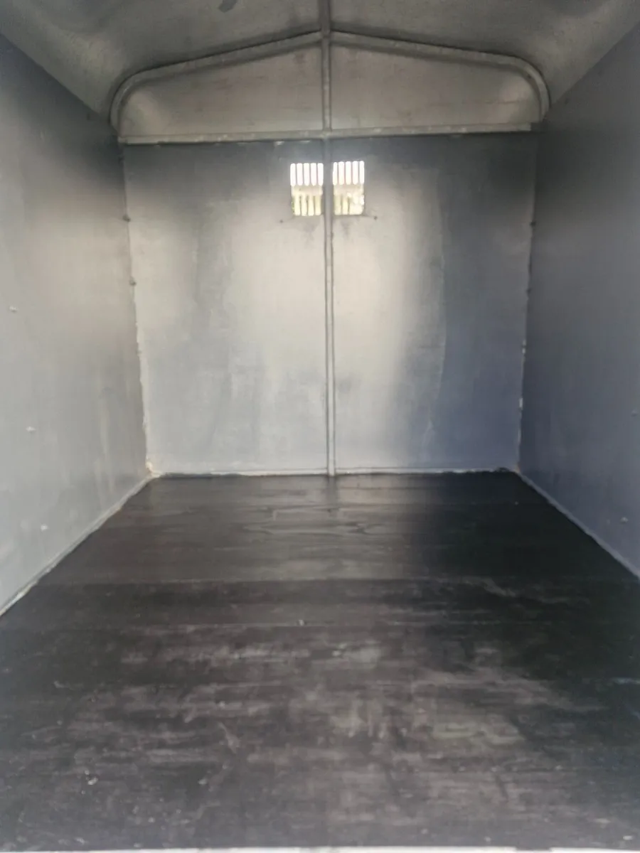 Dog trailer - Image 1