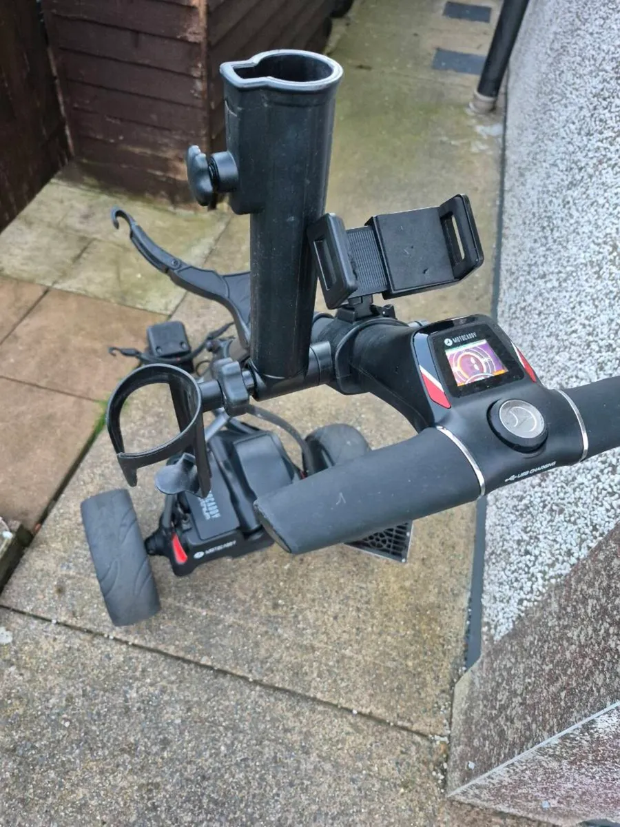 Motocaddy golf cart - Image 2