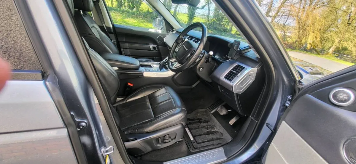 Commerical Range rover sport - Image 2