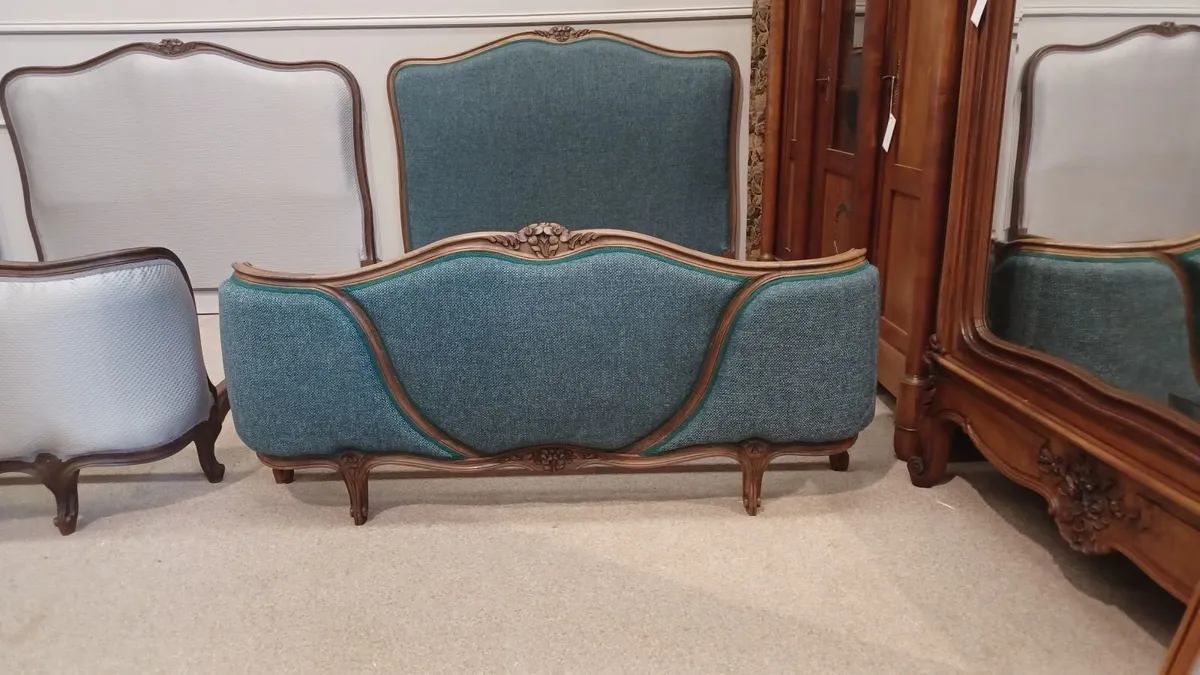 Three demi-corbeille beds - Image 3