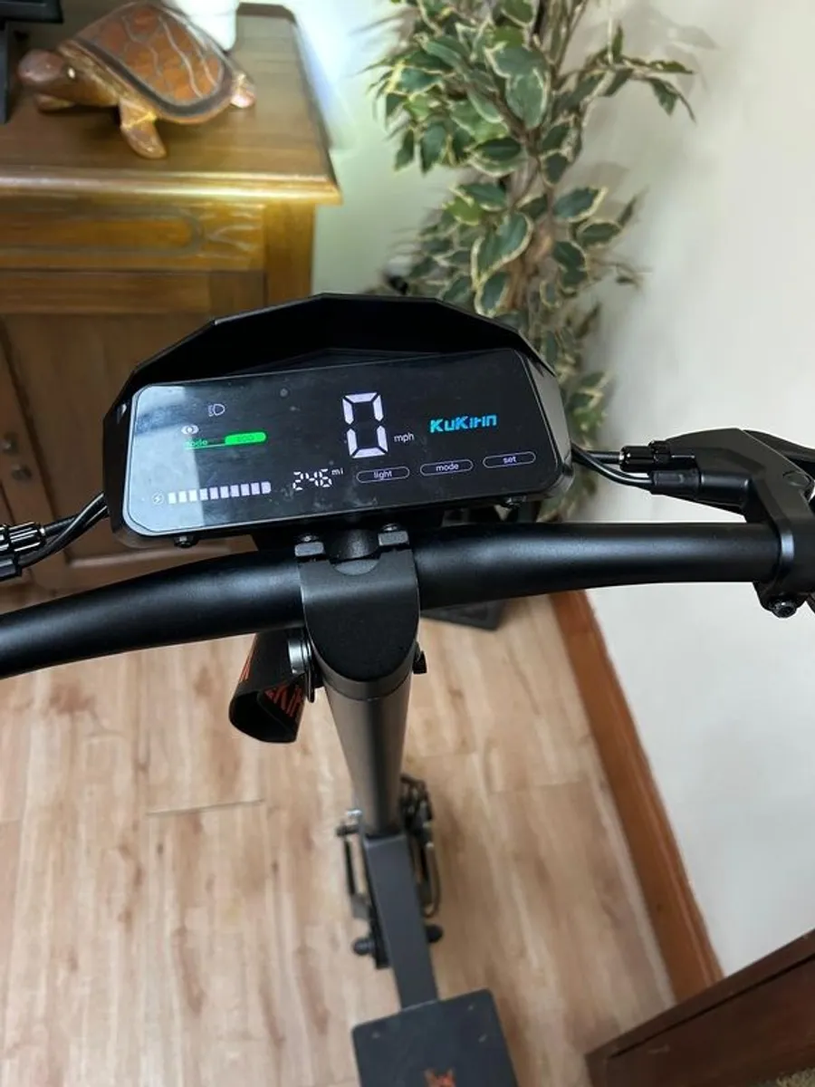 kukitin g2 scooter - Image 3