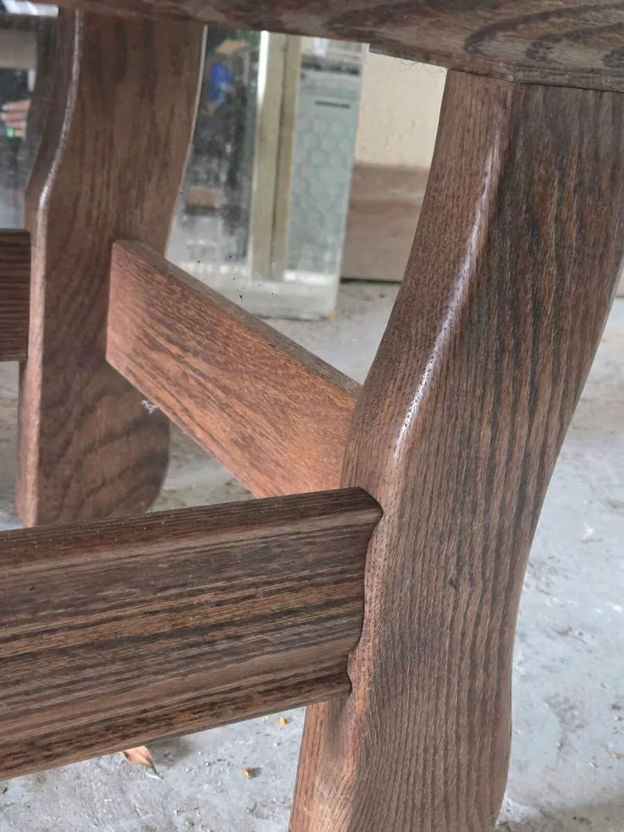 COFFEE TABLE - Image 4