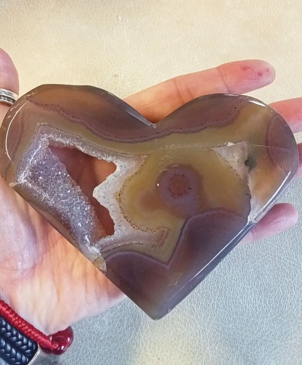 BEAUTIFUL LARGE DRUZY AGATE HEART CRYSTAL - Image 1