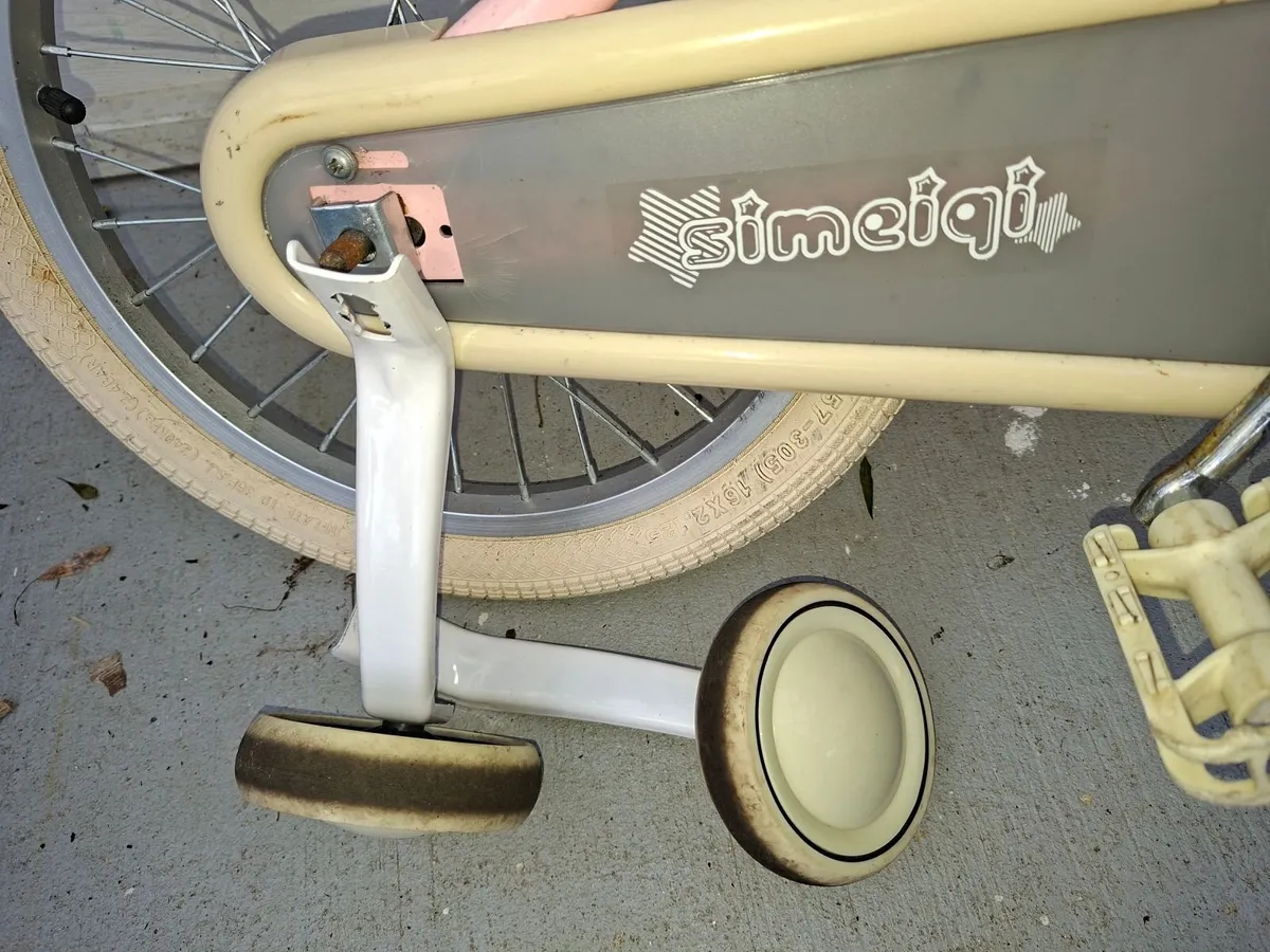 Girls bike for 5-8 years, 16 inch tyres - Image 4