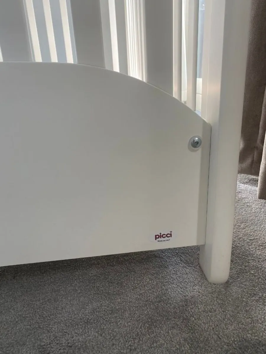 Premium Italian Baby Cot by Picci .Excellent Condition With Storage Drawer & Mattress - Image 3