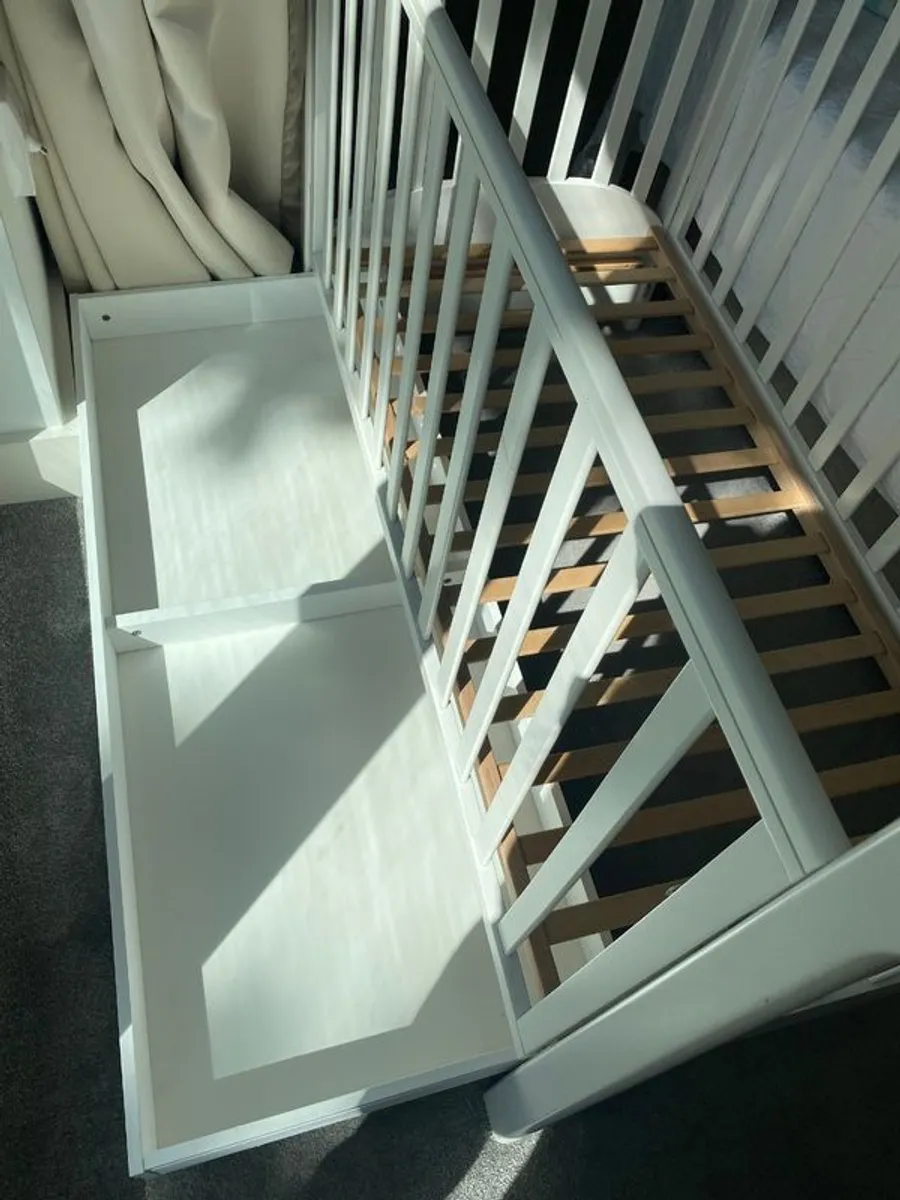 Premium Italian Baby Cot by Picci .Excellent Condition With Storage Drawer & Mattress - Image 4