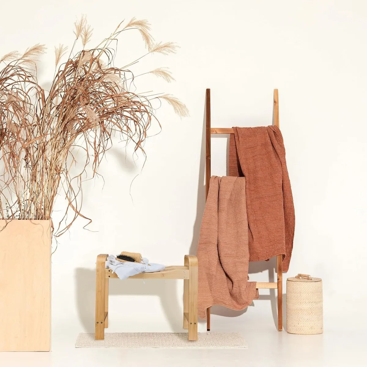 bathroom stool bamboo handles ergonomic seat - Image 2