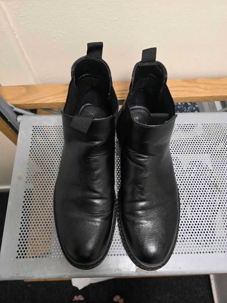 Men's shoes in excellent condition - Image 4