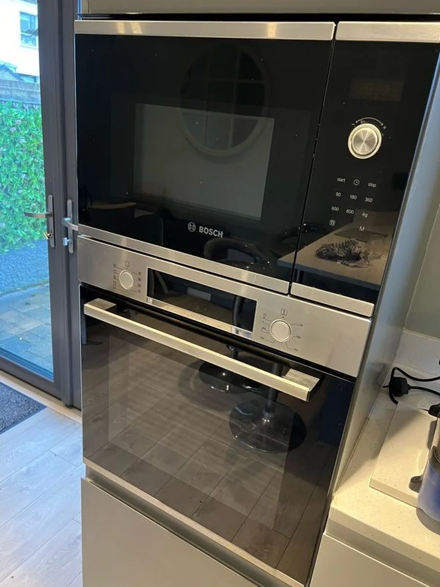 Bosch microwave and oven Great condition - Image 2