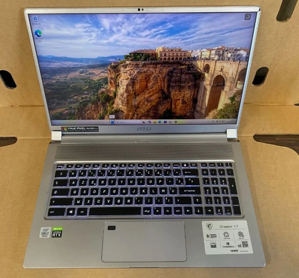 MSI Creator 17 A10SF I7 24GB 512GB NVIDIA 8GB GAME - Image 4