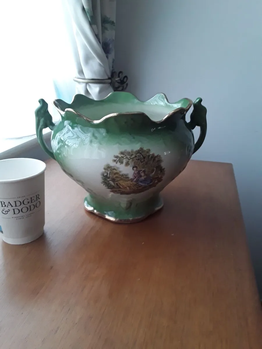 Beautiful au vintage plant pot - Image 1