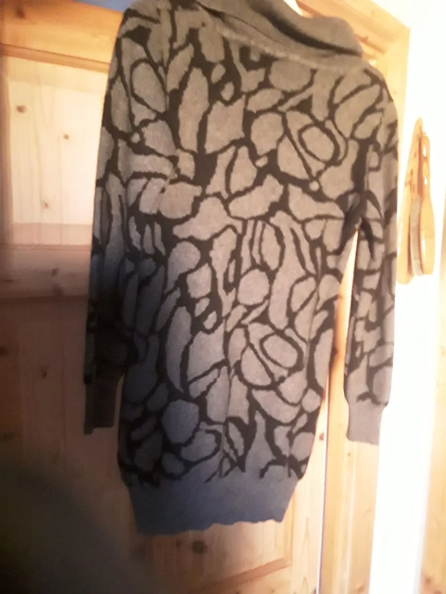 Brand new extremely heavy wool jumper - Image 1
