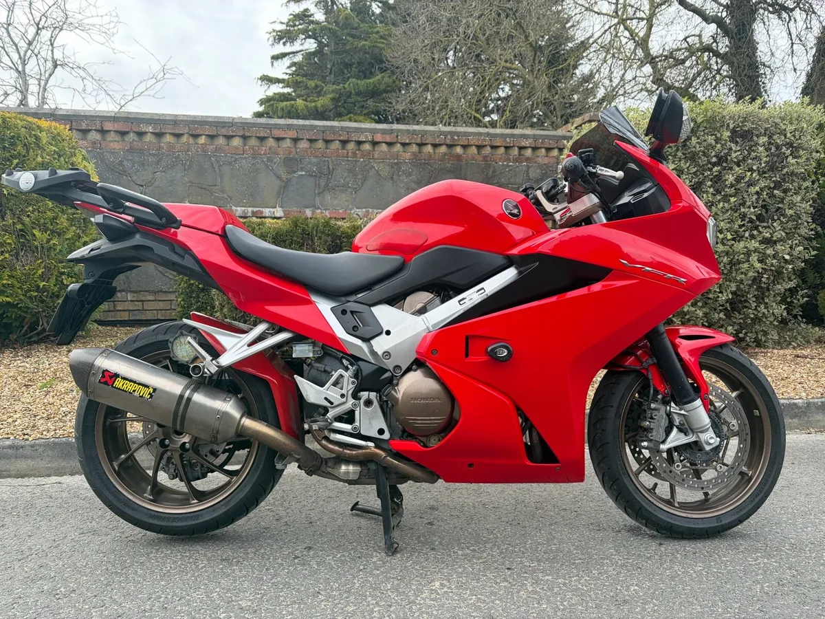 2015 Honda VFR800 - Image 4