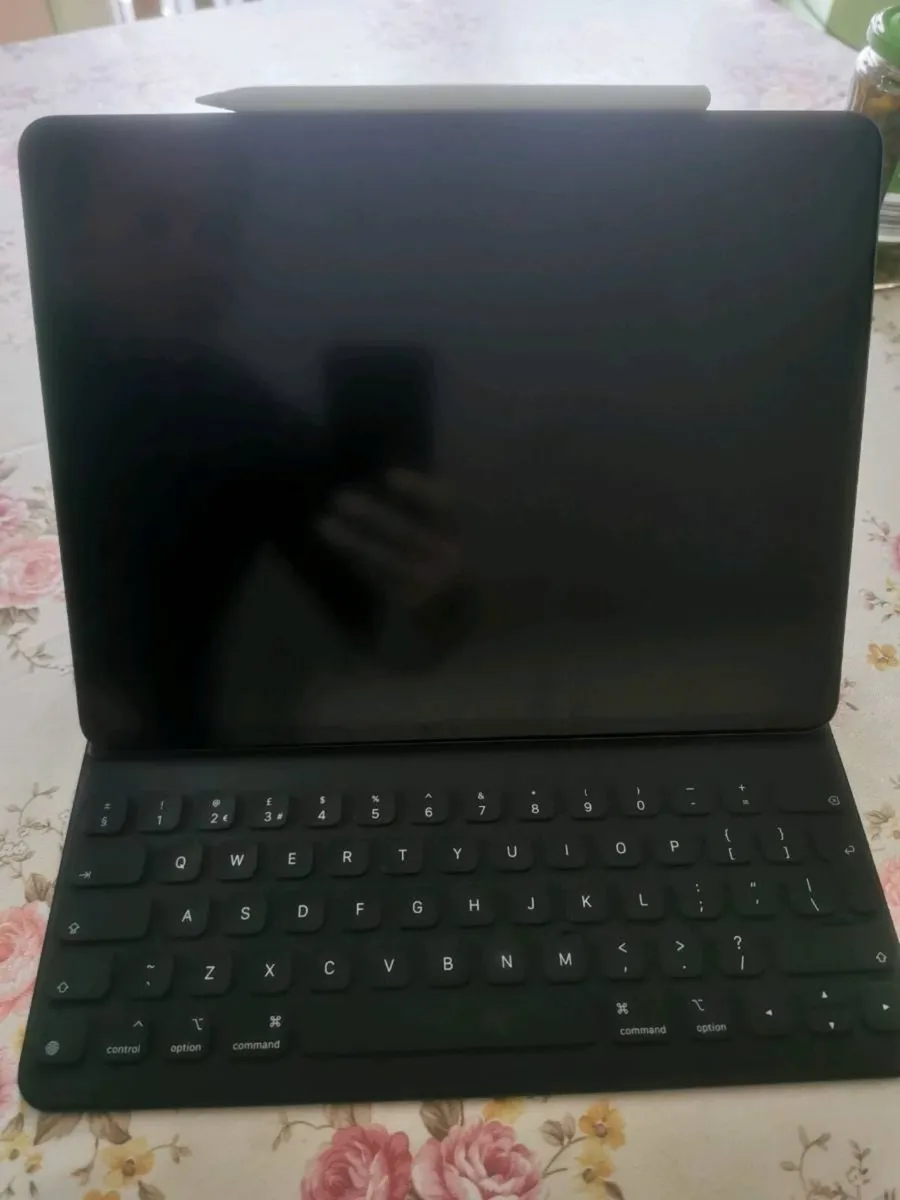 12.9inch ipad pro 5th generation - Image 1