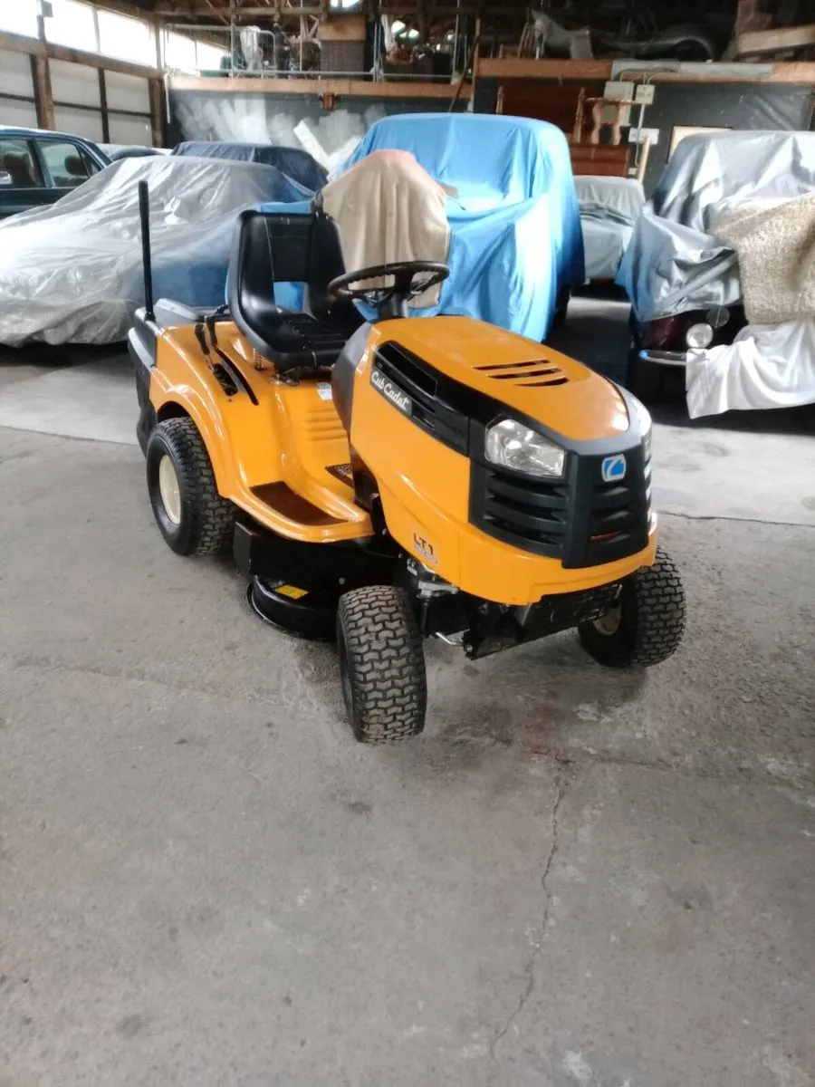 Practically brand new Club cadet ride on mower - Image 3