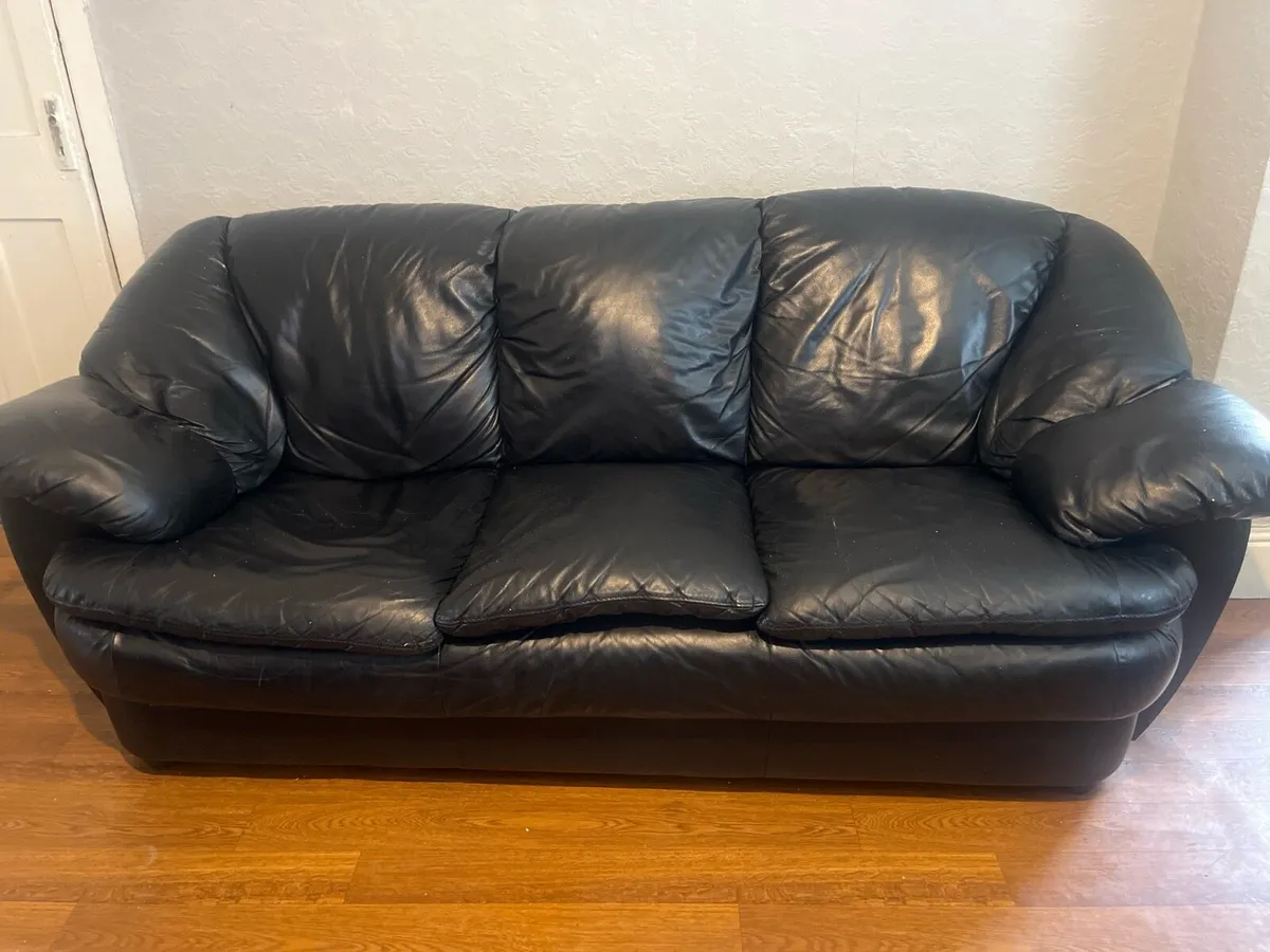 Free Couch for collection - Image 2