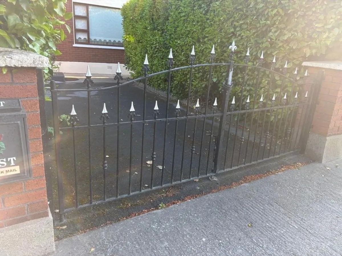 double gates - Image 1