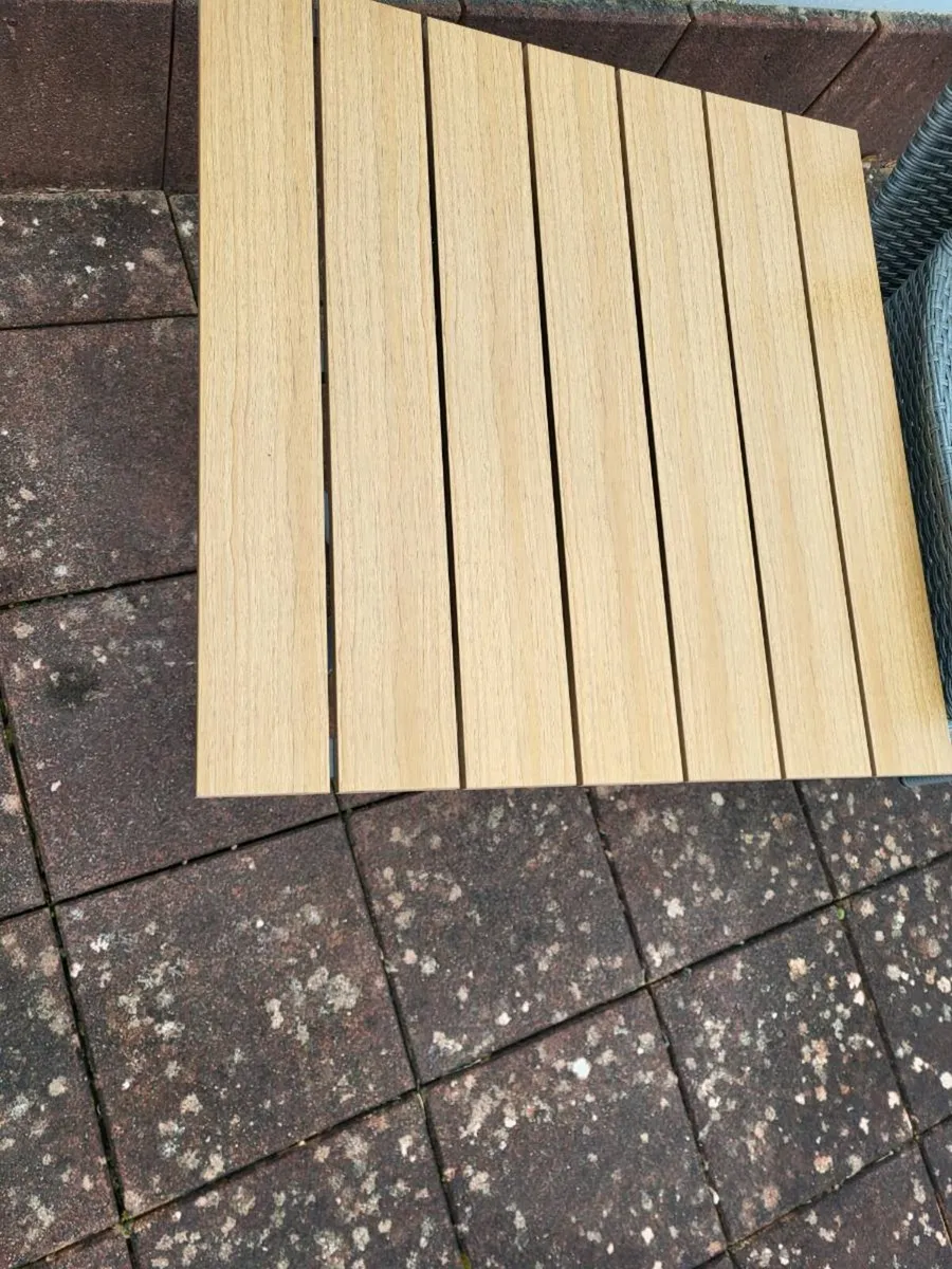 Garden Table and 2 garden seats - Image 3