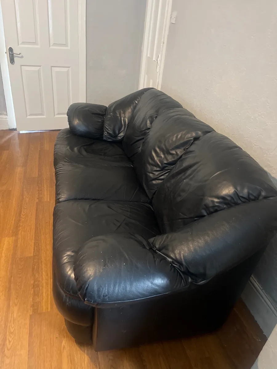Free Couch for collection - Image 3