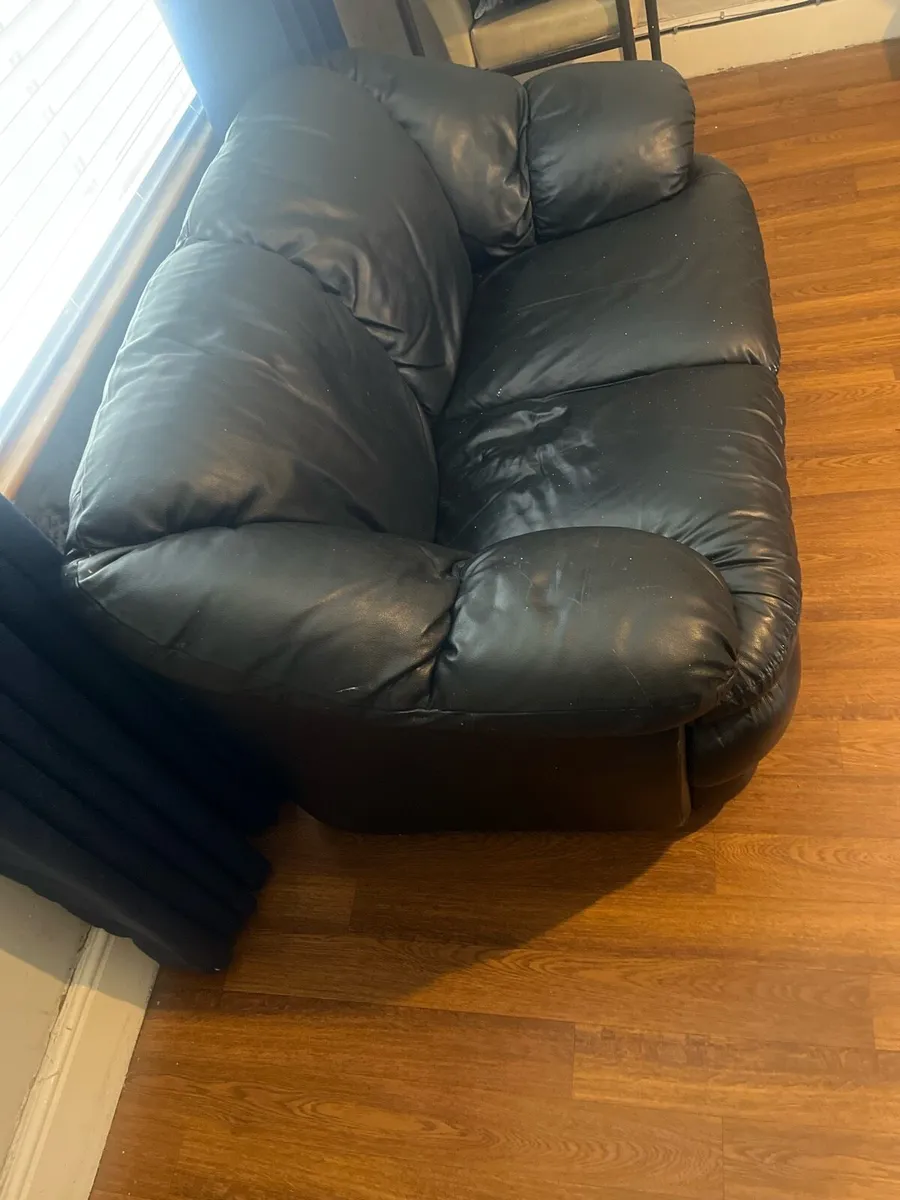 Free Couch for collection - Image 4
