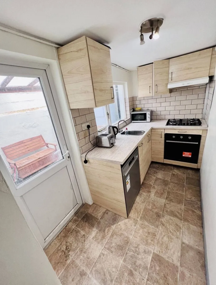 DOUBLE BEDROOM for Rent in House Dublin 6 Renelagh - Image 4