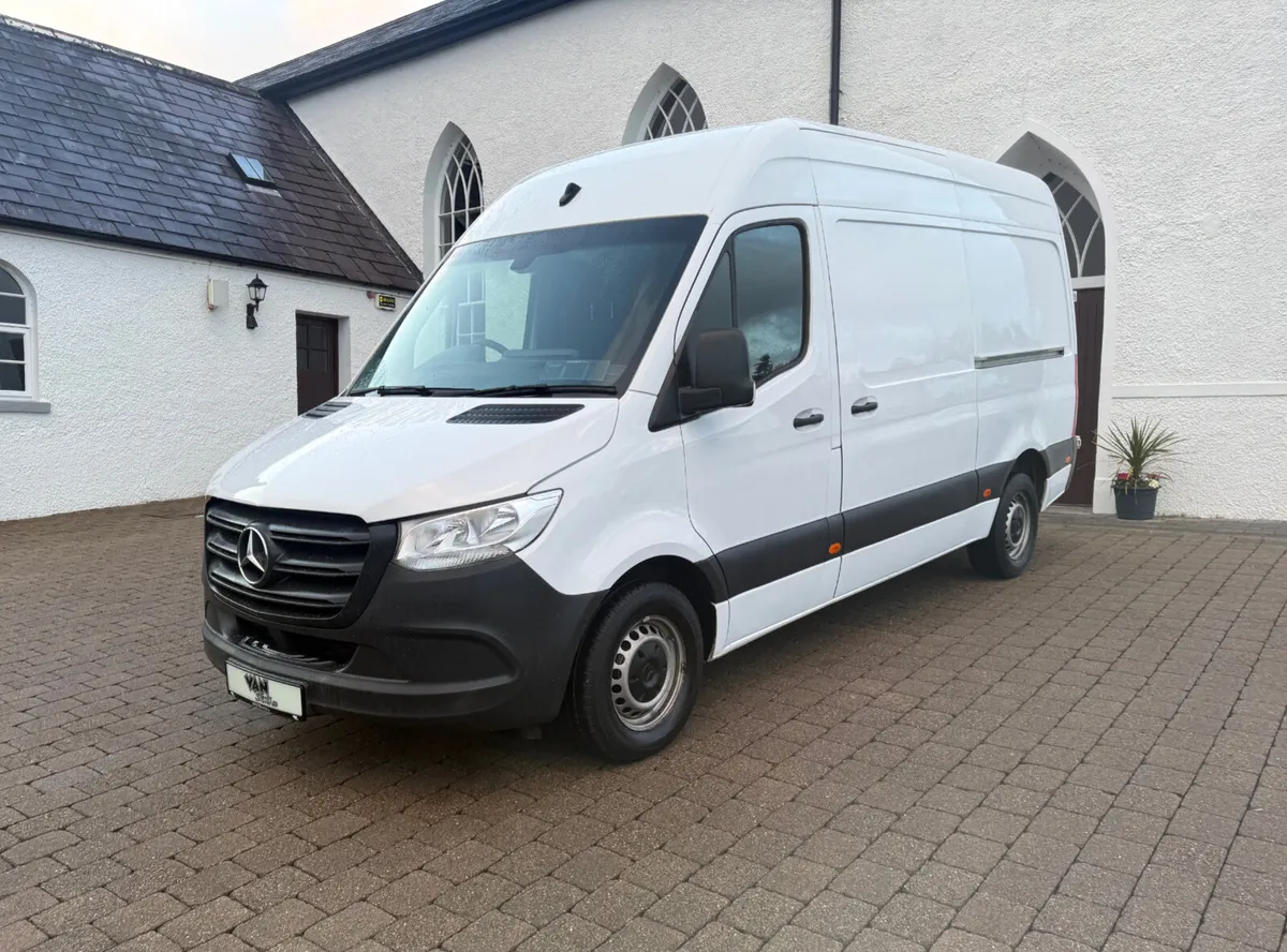 2021 Mercedes-Benz Sprinter RWD MWB 2.1dci - Image 2