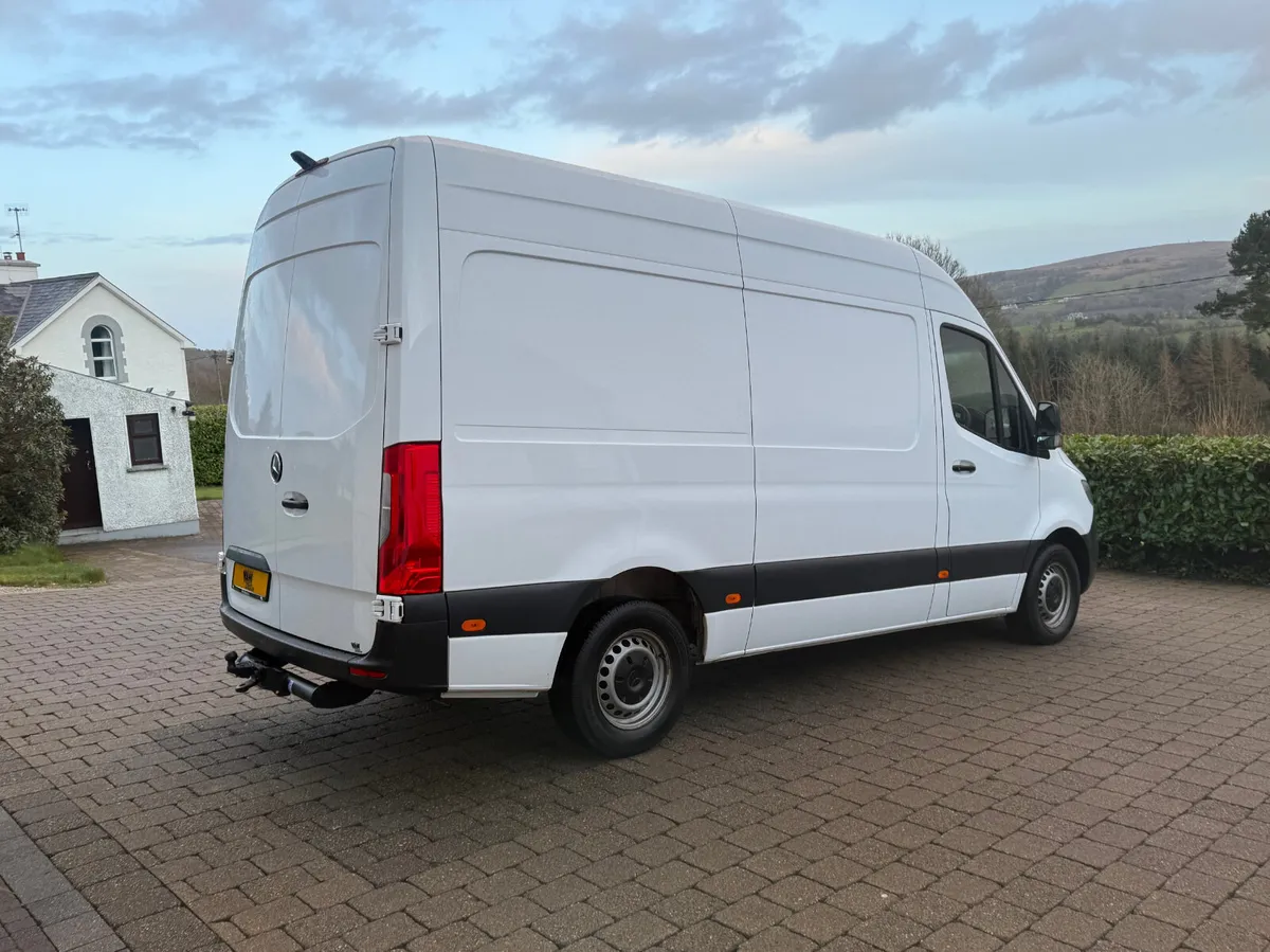 2021 Mercedes-Benz Sprinter RWD MWB 2.1dci - Image 3