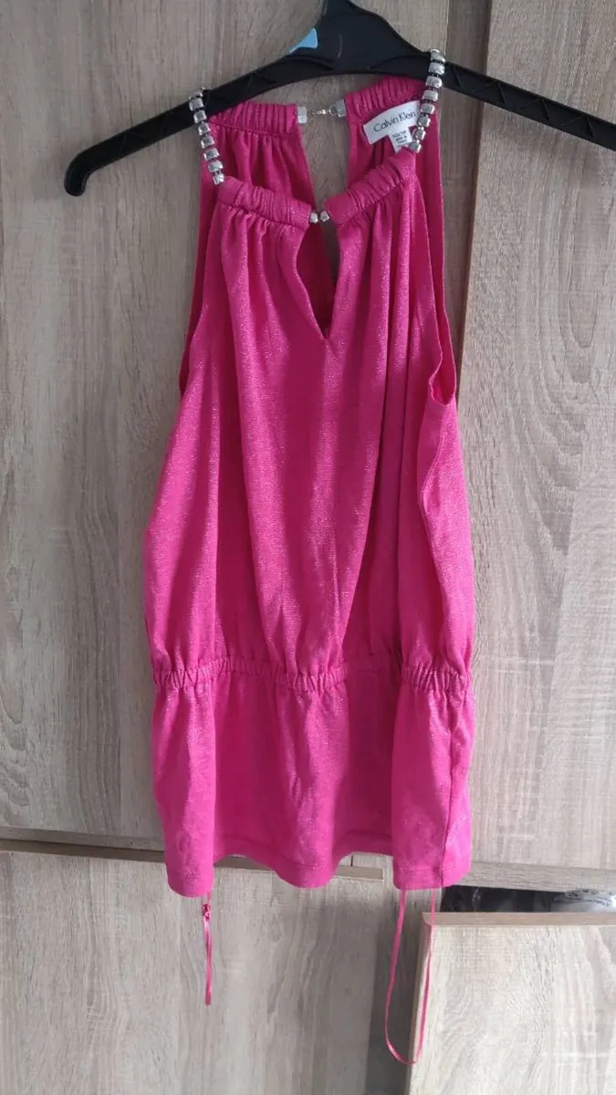 Pink Calvin Klein size fits Xs and s never worn - Image 1