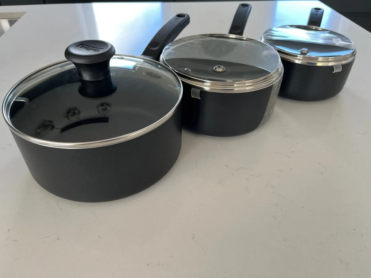 Tefal Saucepan Set 3 Pots with Lids – New & Unused - Image 2