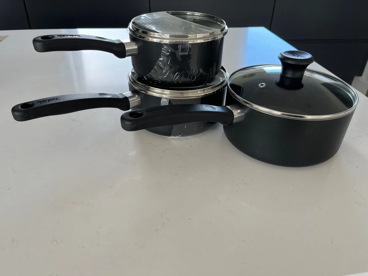 Tefal Saucepan Set 3 Pots with Lids – New & Unused - Image 3