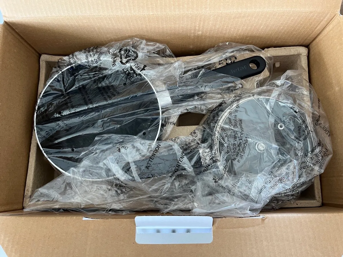 Tefal Saucepan Set 3 Pots with Lids – New & Unused - Image 4