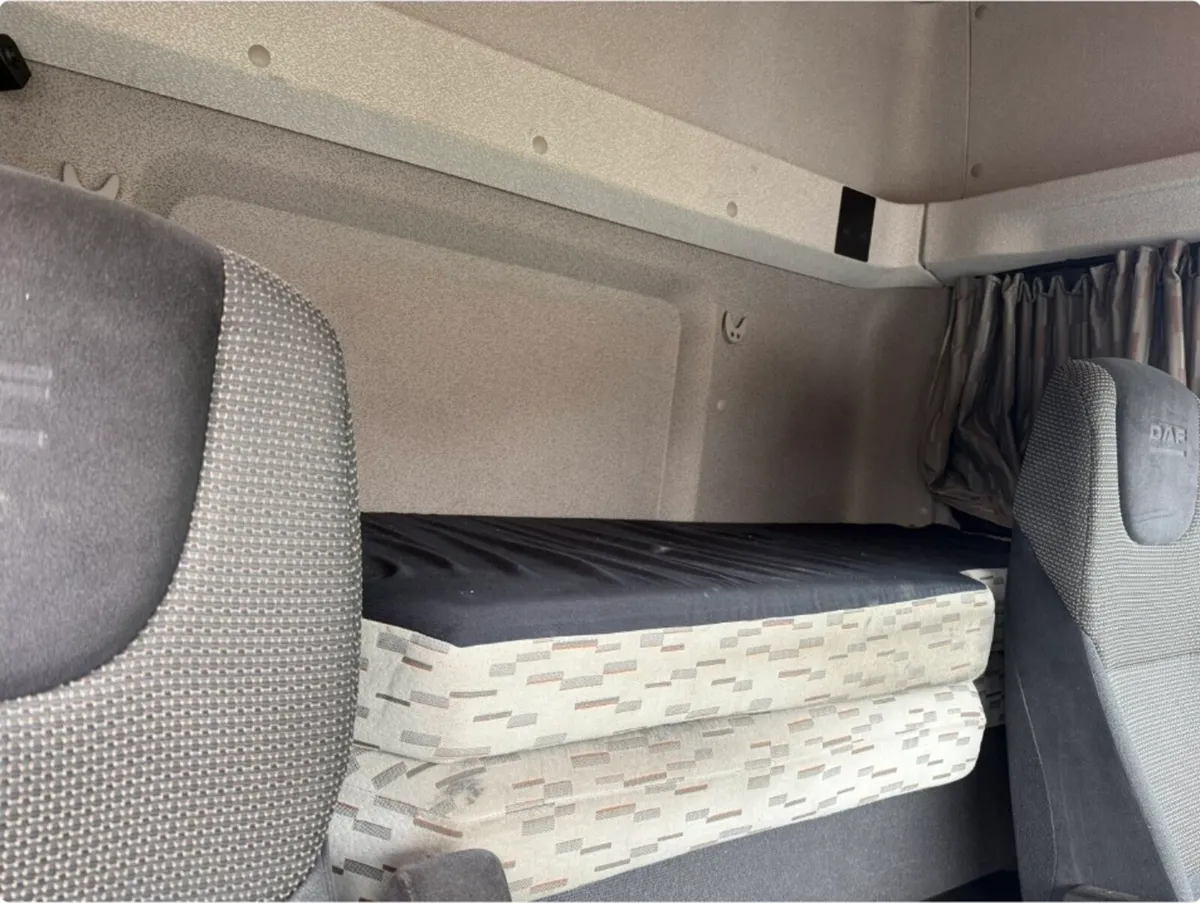 2016 DAF CF450 Tractor Unit - Image 3