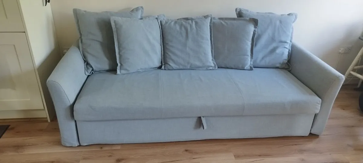 3 seater sofa bed - Image 1
