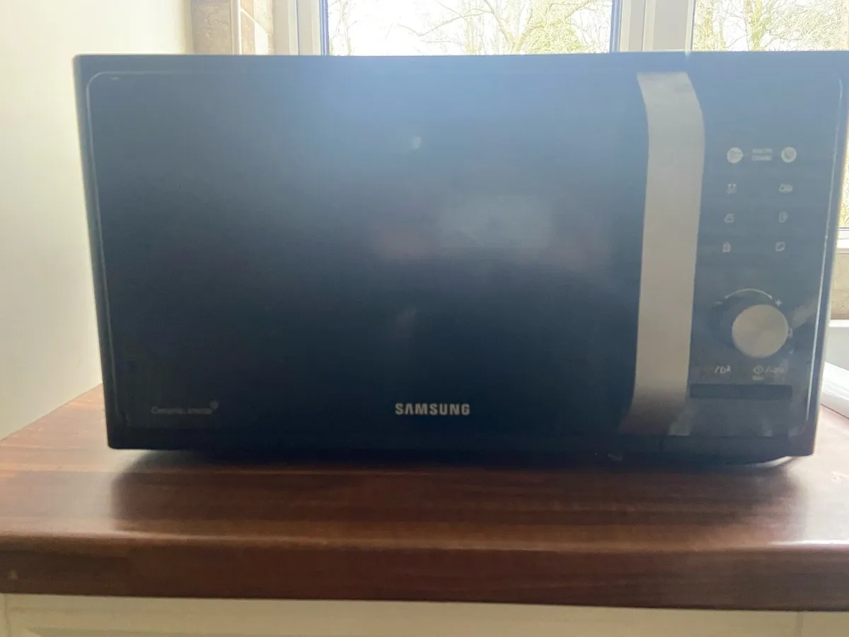 Samsung Microwave - Image 1