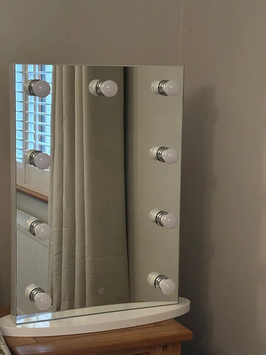 Hollywood mirror - Image 2