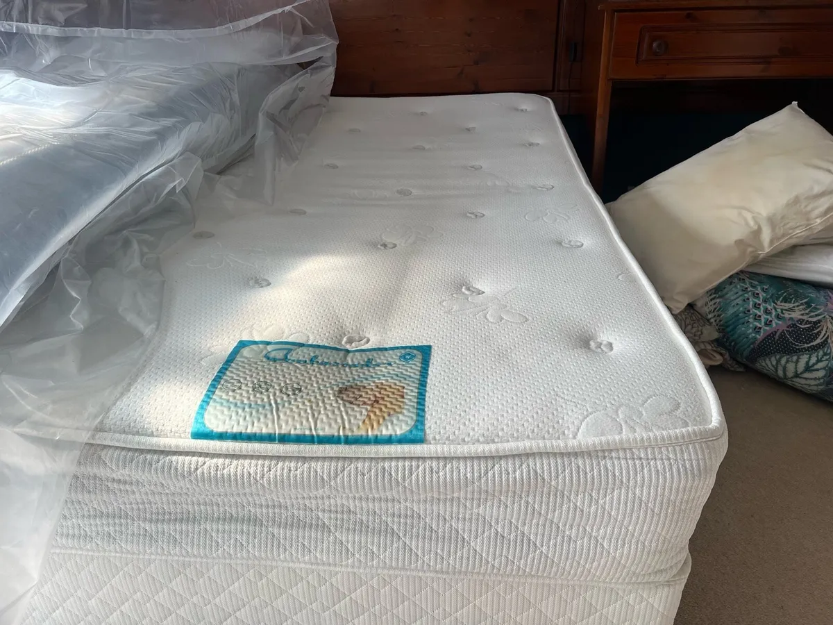 2 single and 1 king size mattress - Image 3
