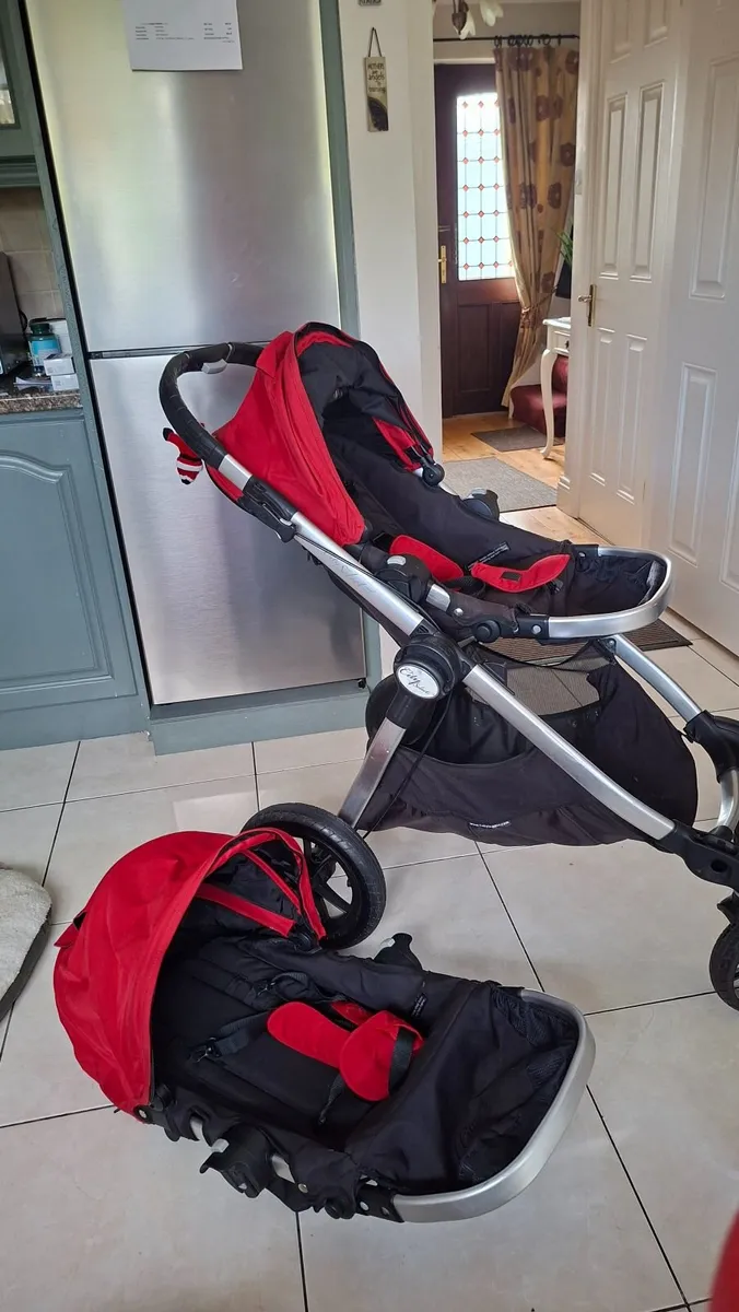 Twin Buggy, Car seat & Accessories - Image 2