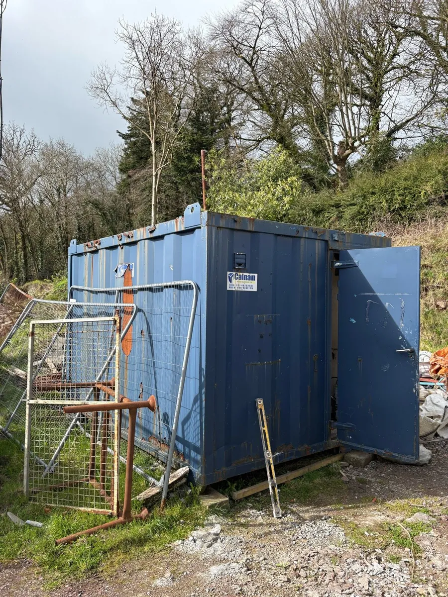 10 x 12 storage container with built-in toilet - Image 1