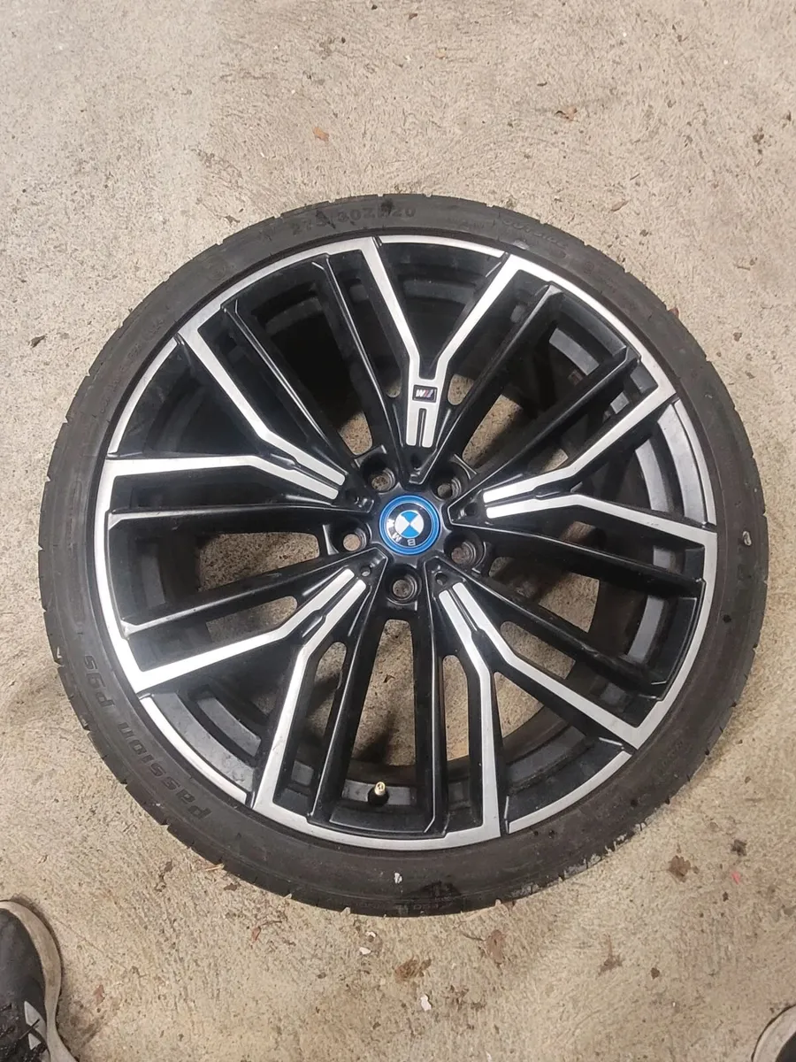 BMW 20" ALLOY WHEEL - Image 1