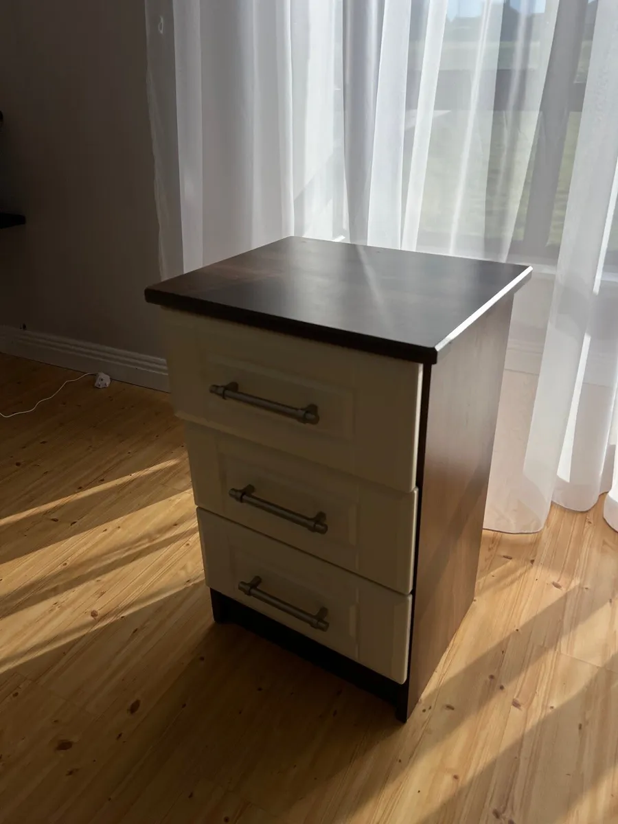 Bedside lovker - Image 2