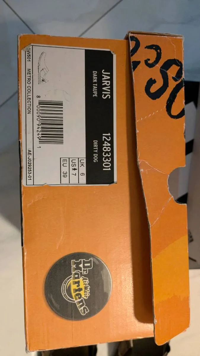 Dr. Martens leather shoes - Image 4