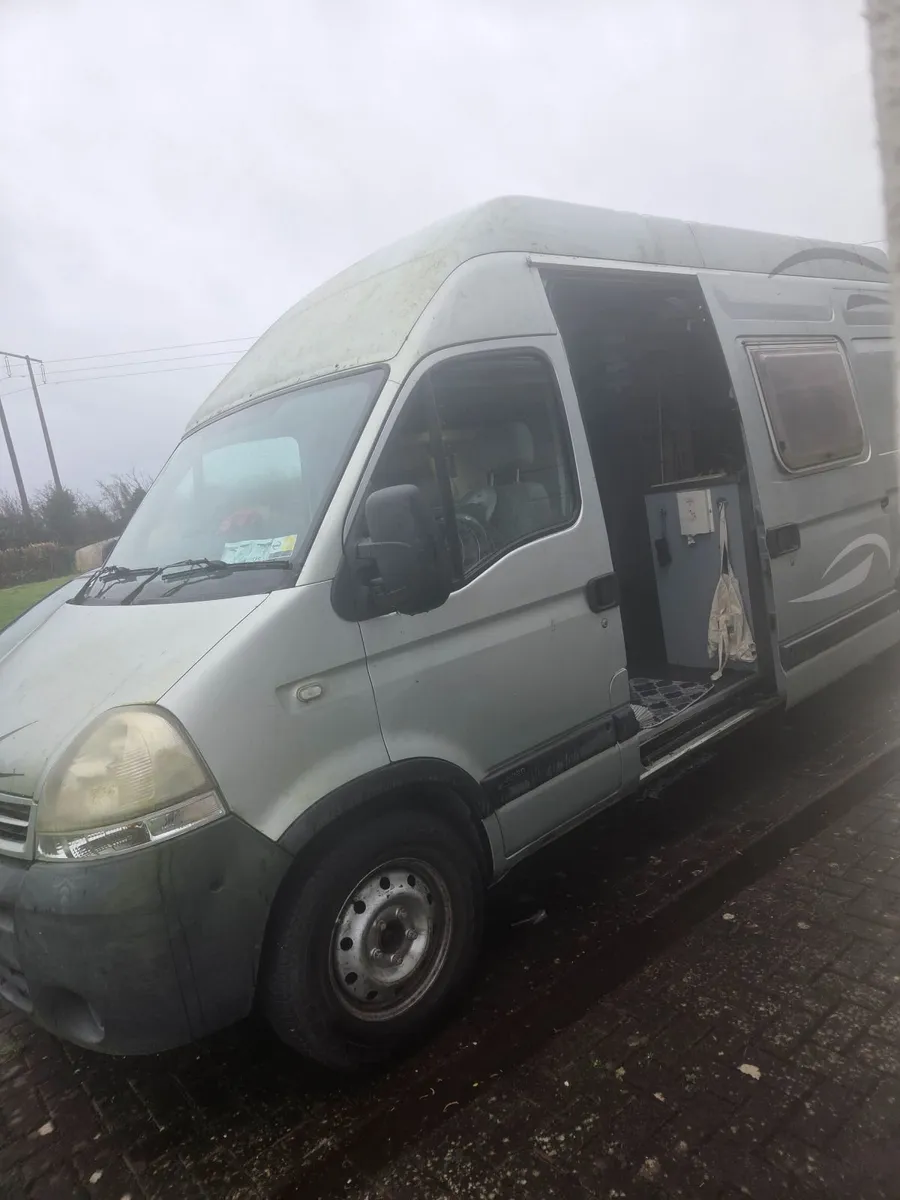 Campervan Nissan Interstar - Image 3