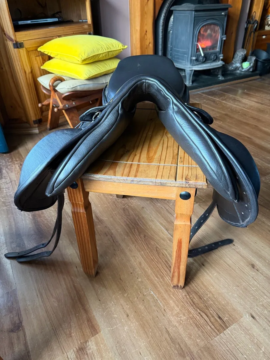 Albion K4 Monoflap jump saddle 17.5” MW - Image 4