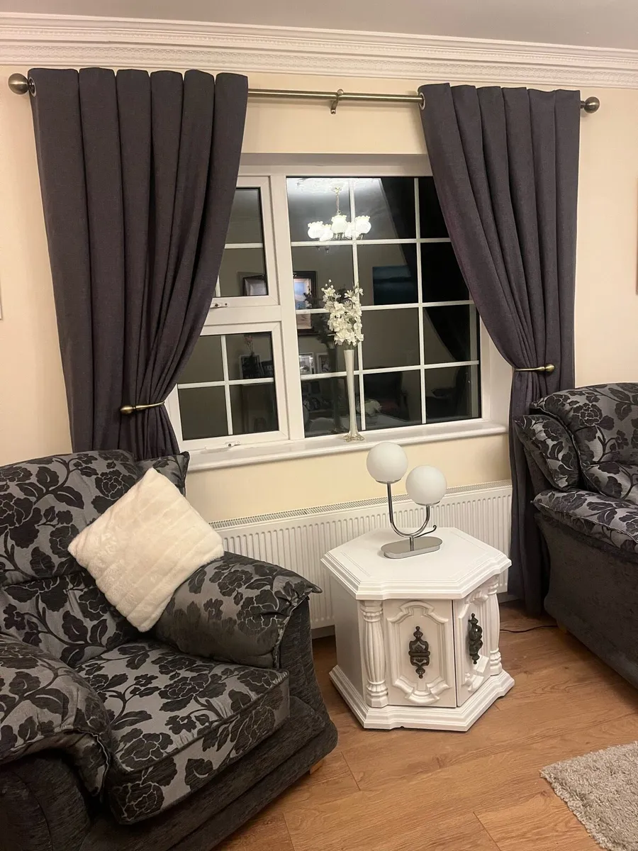 Grey sofa and two armchairs excellent condition - Image 3