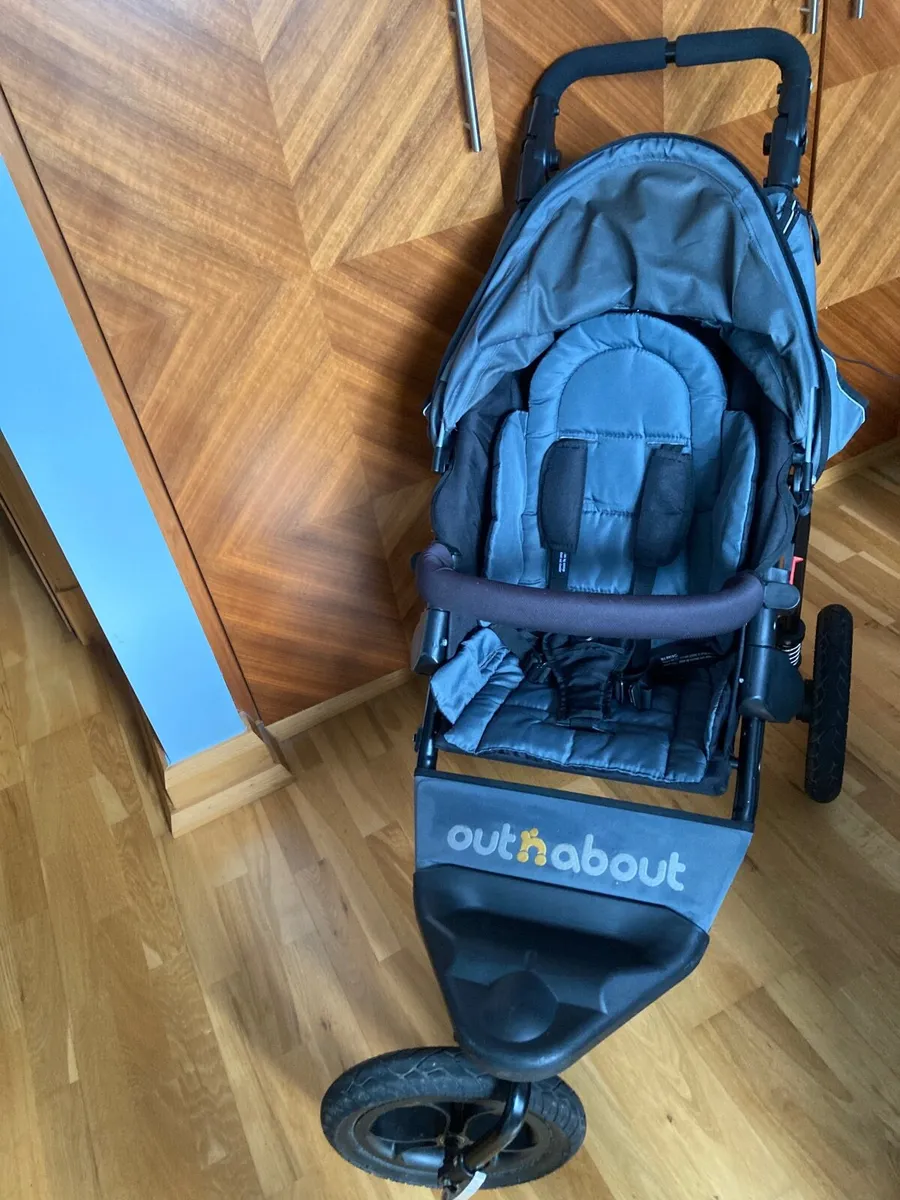 Out n about single nipper buggy - Image 1