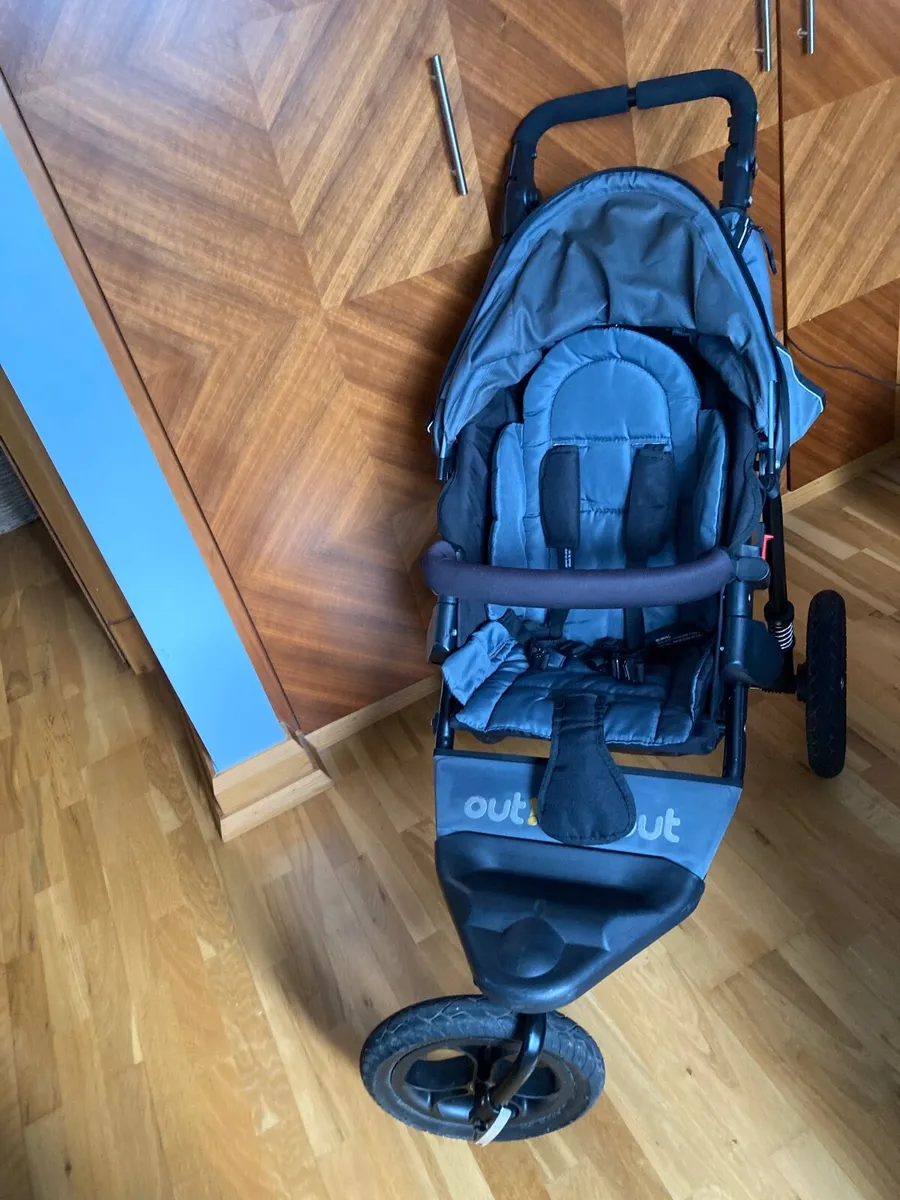 Out n about single nipper buggy - Image 3