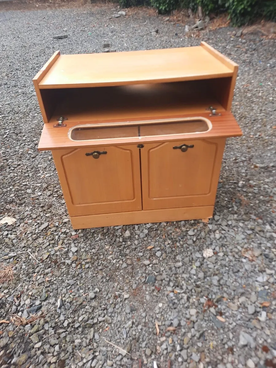 TV cabinet - Image 1