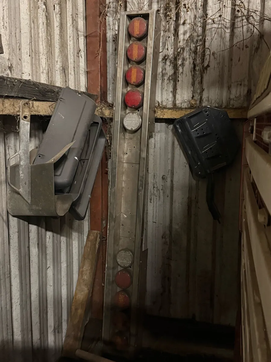 Rear truck light bar - Image 3