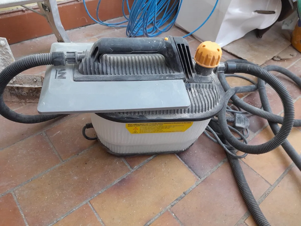 Wall paper removal - Image 3