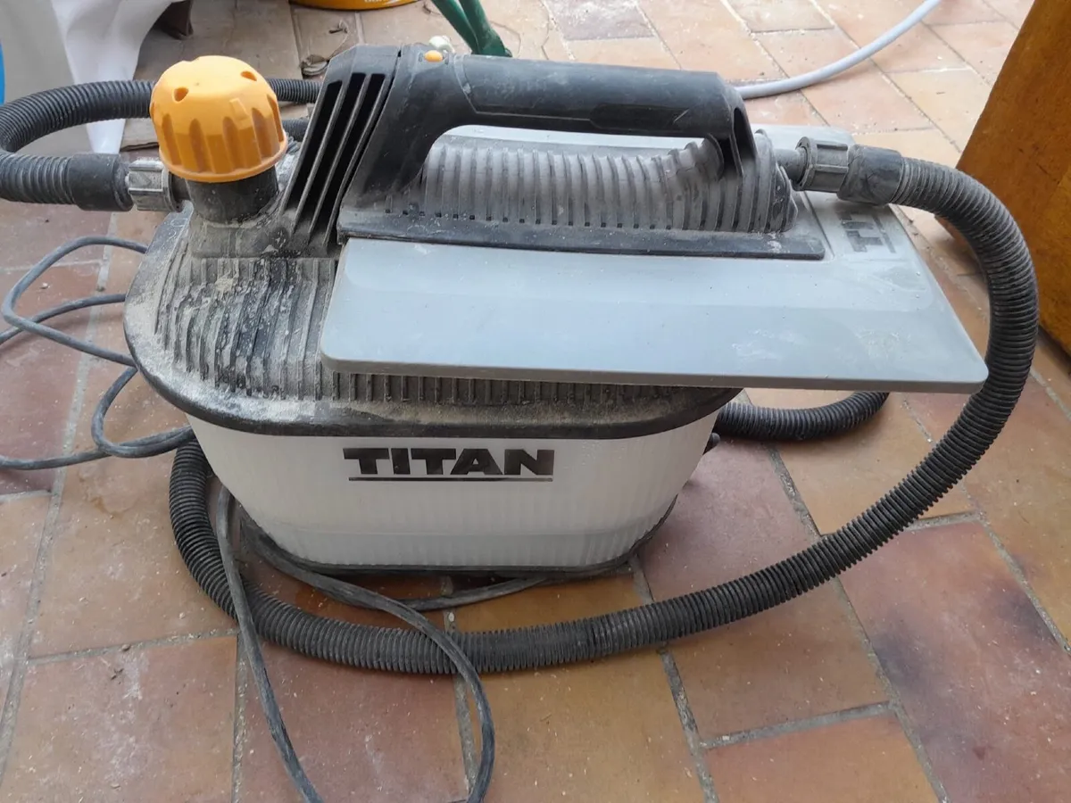 Wall paper removal - Image 1